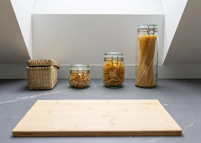 Modern Next To Hb With Roof Terrace *