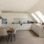Modern Next To Hb With Roof Terrace
