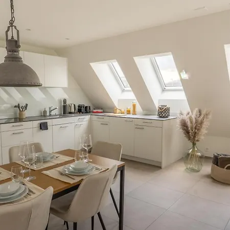 Modern Next To Hb With Roof Terrace *