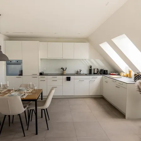 Modern Next To Hb With Roof Terrace