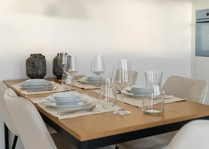 Modern Next To Hb With Roof Terrace شقة *