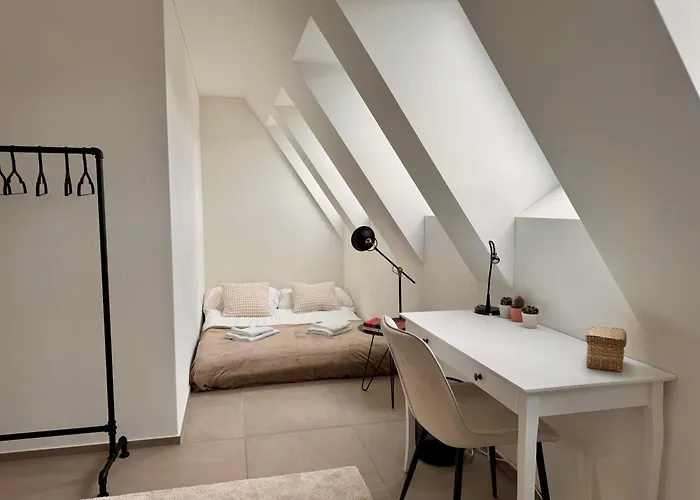 Modern Next To Hb With Roof Terrace شقة *