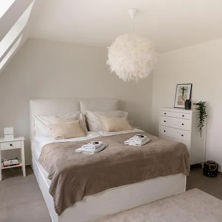 Apartment Modern Next To Hb With Roof Terrace