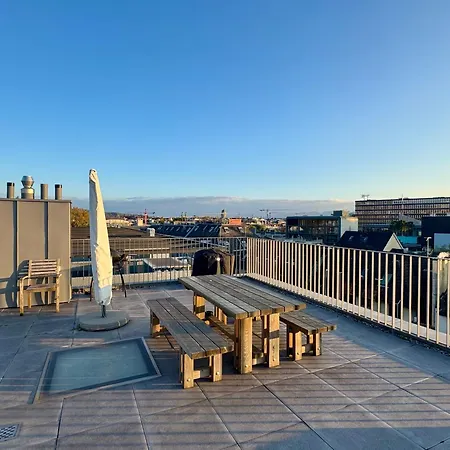 Modern Next To Hb With Roof Terrace דירה *